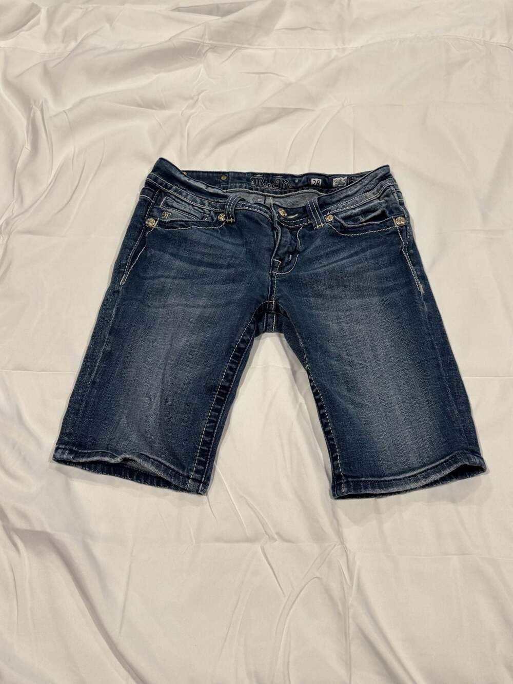 Y2K 2000’s Miss Me JP5001BMU Bermuda Denim Shorts Size 28 vintage